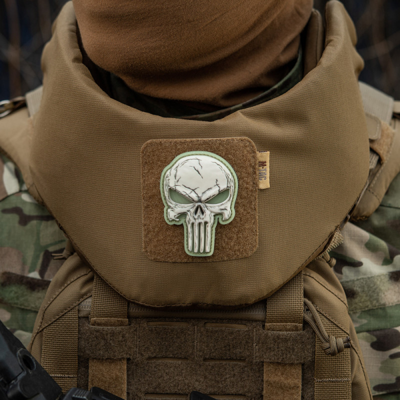 M-Tac нашивка Punisher білий GID